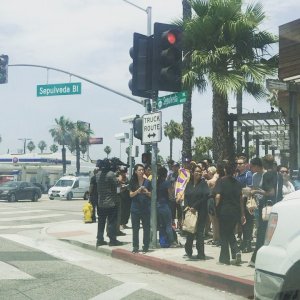 Cassie M Thompson on Instagram: “Line around the block at #BlazePizza on Sepulveda in #LosAngeles. If you’re on your way, thinking you’re gonna get some free pizza for king…”