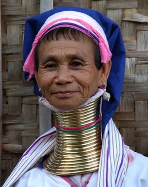 mujer-jirafa.webp