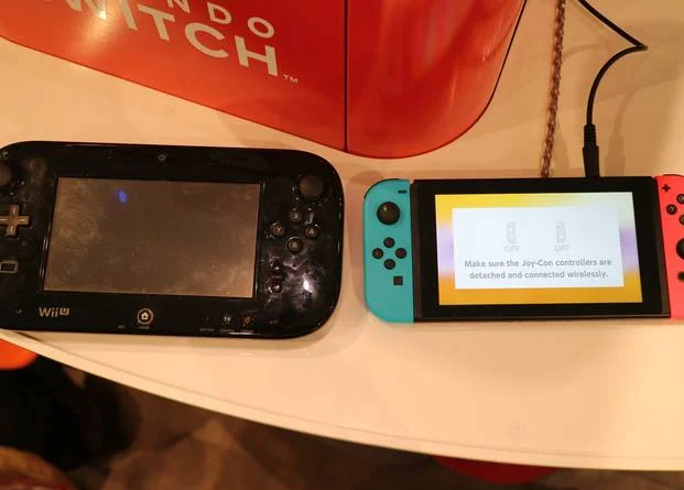 Switch next to Wii-U Gamepad