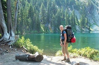 girlBackPacking_004.jpg