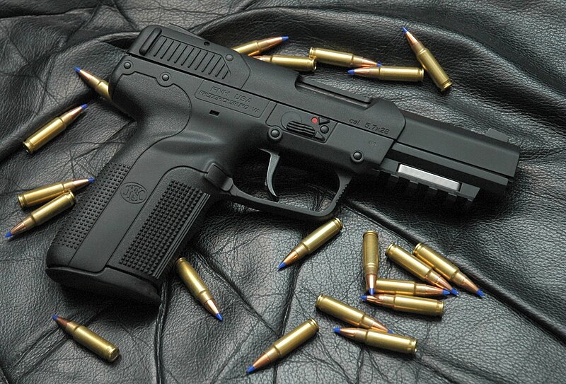 800px-FN5701.jpg