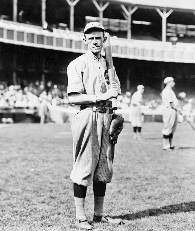 American-baseball-player-Johnny-Evers-1910.jpg